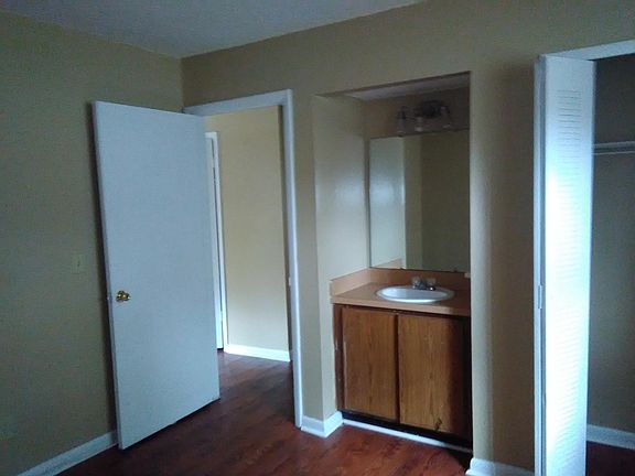 5th image of 5227 Westchase Ct APT 4