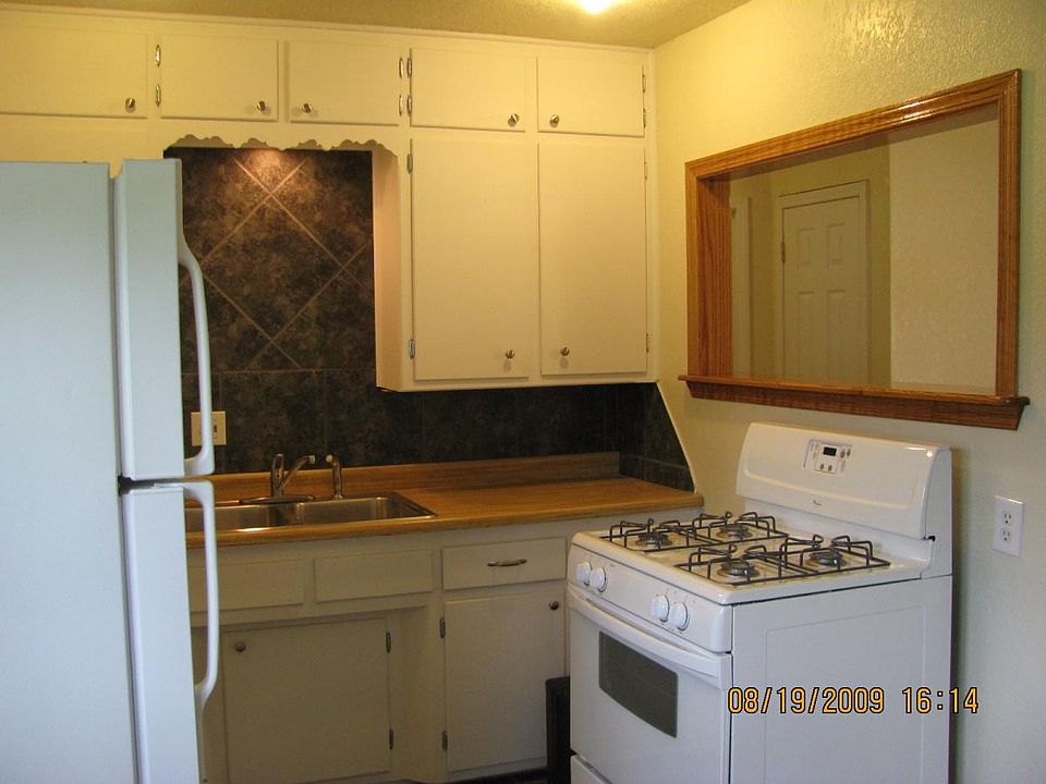 1st image of 3915 SE 10th St