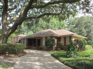 1842 Huntington Dr, Charleston, SC 29407