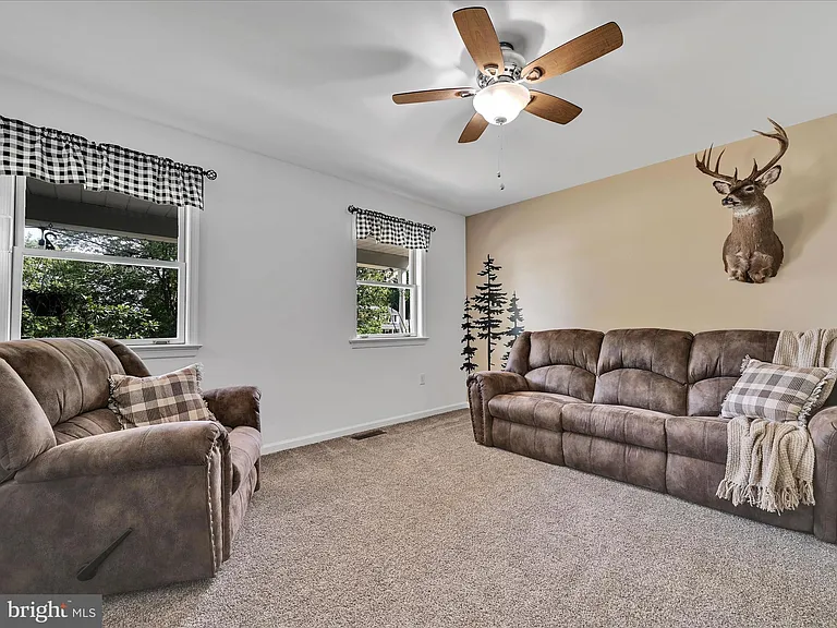 120 Duquesne Dr — Photo 6