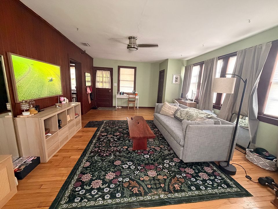 1st image of 1301 S Albany Ave APT B