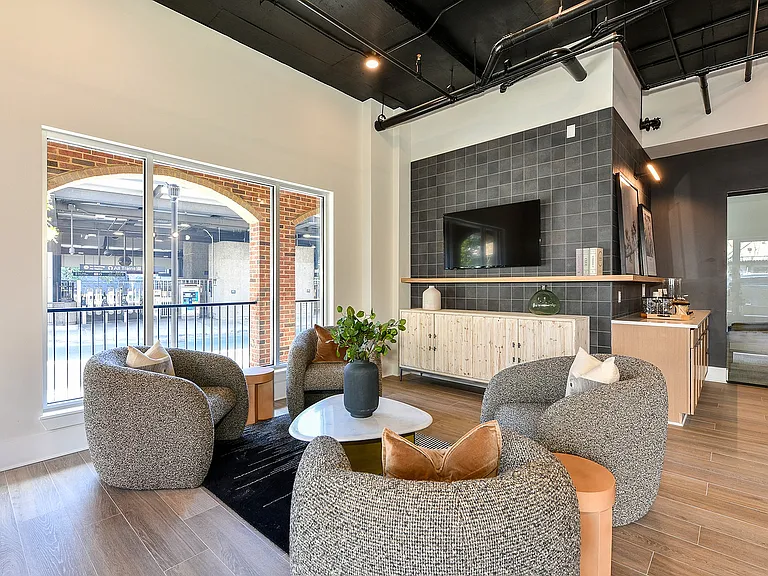 Avana on Main — Photo 32
