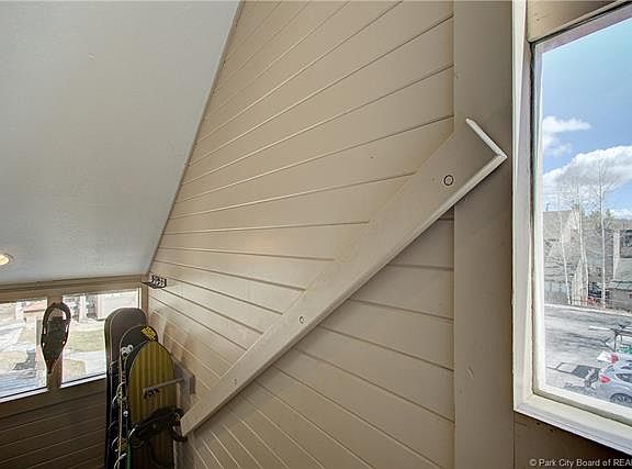 4th image of 1700 Three Kings Dr #32