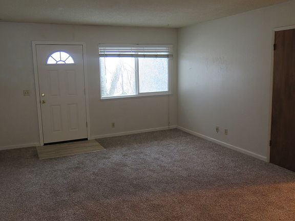 2nd image of 669 S Auburn St APT 6