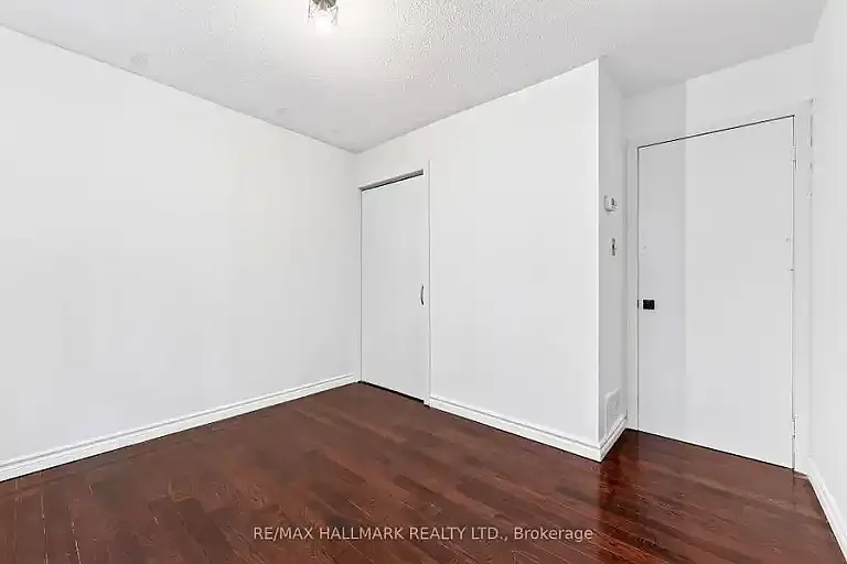 402 Kingston Rd #1A — Photo 2