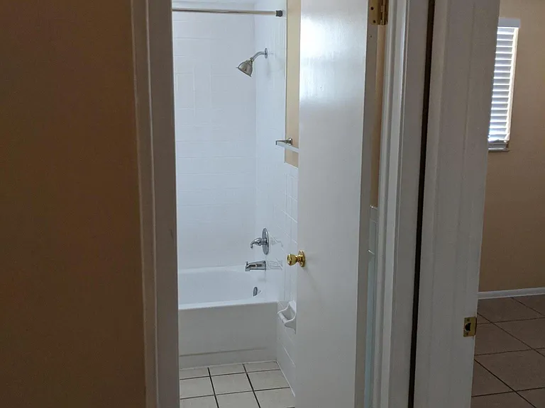 6612 Jefferson St — Photo 12