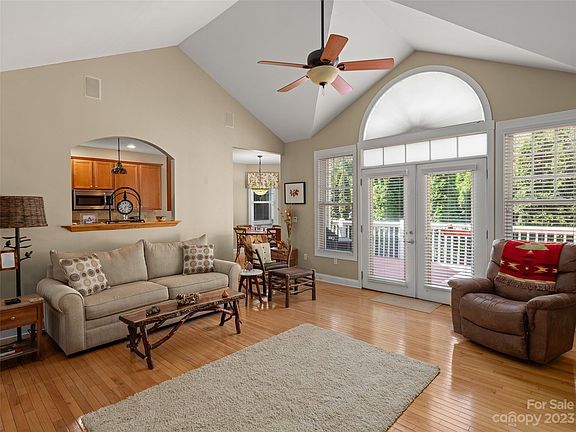 4th image of 1 Split Creek Ct