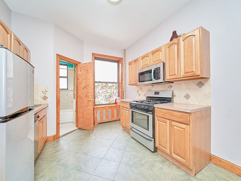 1st image of 501 1/2 W 43rd St APT 3E