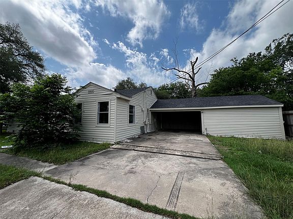 2nd image of 1805 E North St