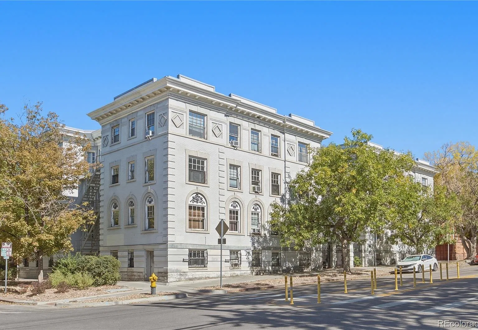 Montgomery Court — Photo 1