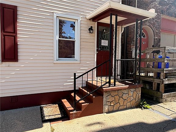 2nd image of 601 4th Ave
