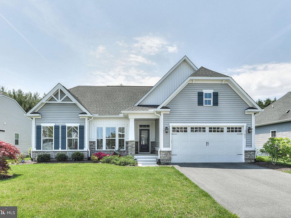 1st image of 31877 Carmine Dr