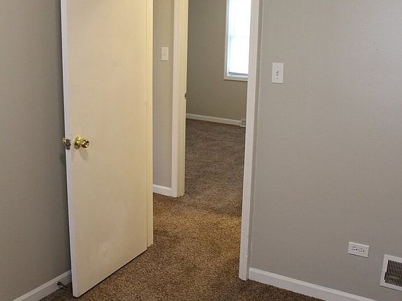 4th image of 3226 W 74th Ct