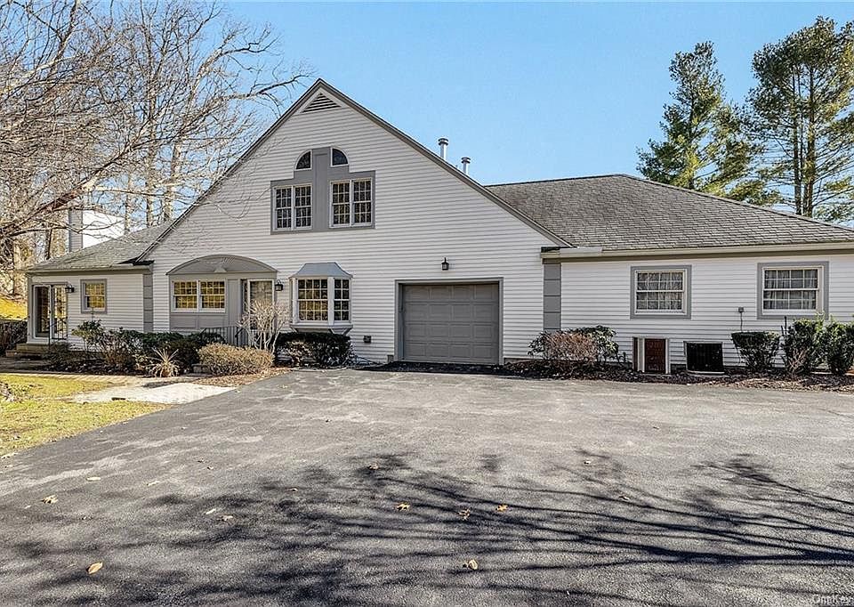 75 Brook Hills Circle, White Plains, NY 10605 | Zillow