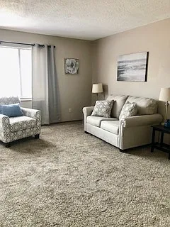 Elm St Apartments- 1000 Elm St - 205 — Photo 4