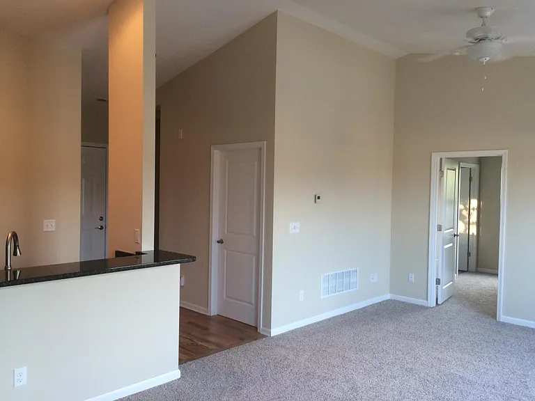 1354 Ida Ave — Photo 3