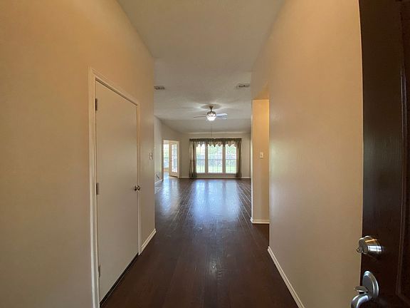 5th image of 348 Parkview Dr
