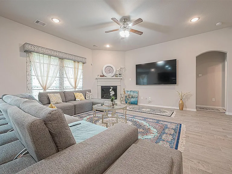 20607 Enrique Dr — Photo 10