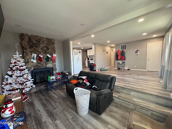 4th image of 1536 Oxford Ave
