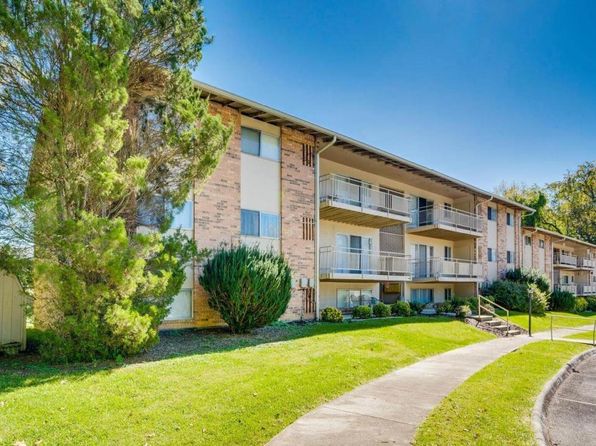 1085 Carriage Cir APT 204