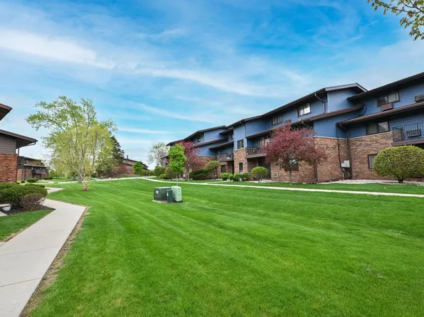 4015 S 84th STREET #8, Greenfield, WI 53228
