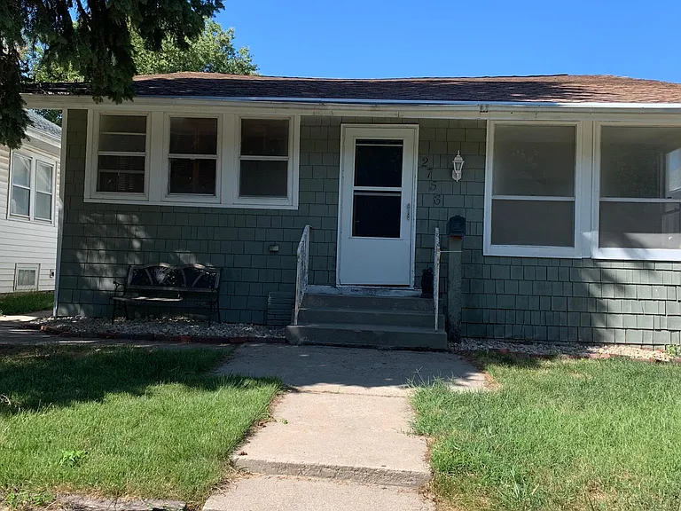 2756 Sumner St — Photo 1