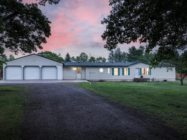 24725 6th St NE, Isanti, MN 55040