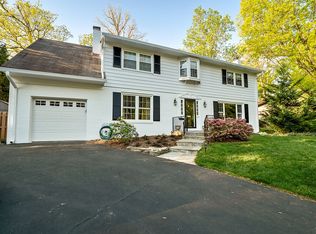 6831 Pacific Ln, Annandale, VA 22003