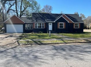 330 W Barton Ave, West Memphis, AR 72301