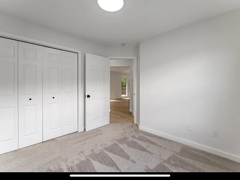 10 Charing Ln — Photo 14