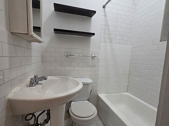 4th image of 272 W 117th St APT 1A