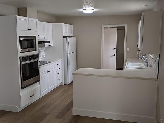4th image of 1124 Ponderosa Dr