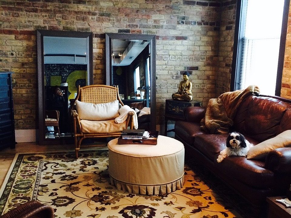 2nd image of 208 1/2 S Barstow St APT G