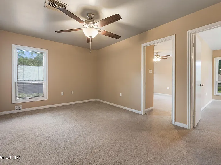 687 Oahu St — Photo 15