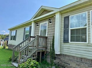 873 Pameter Rd, Hallsboro, NC 28442