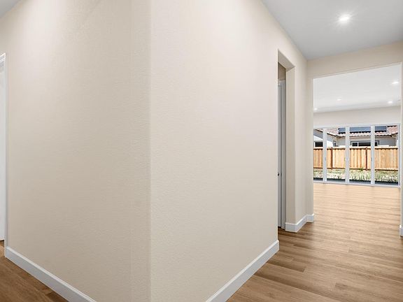 4th image of 2153 Geneva Way