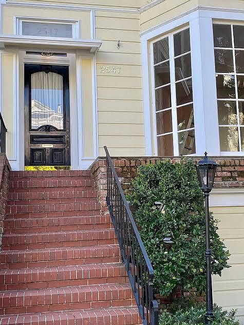 1st image of 2547 Washington St