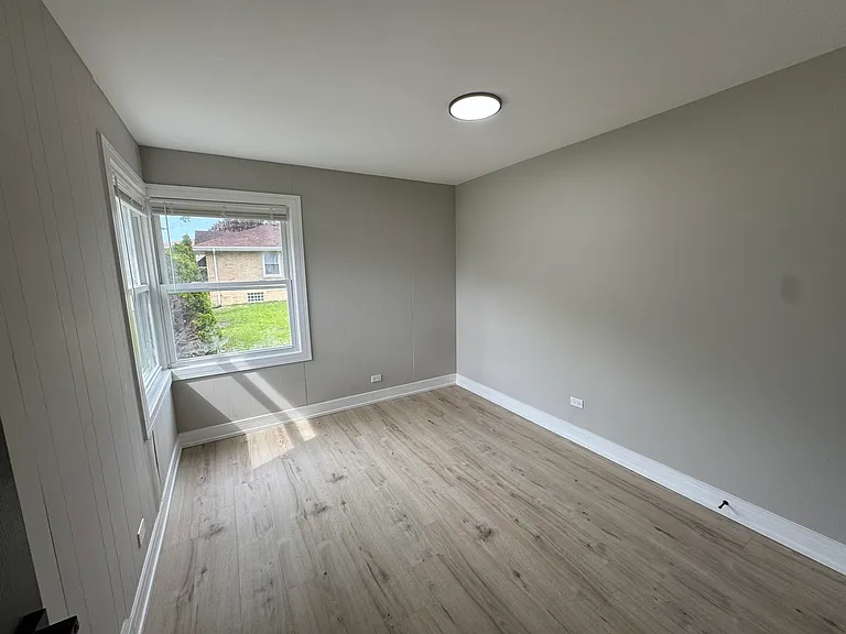16439 Cottage Grove Ave — Photo 7