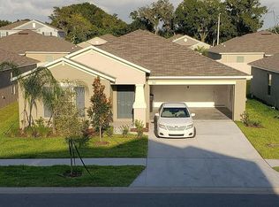 915 Zone Tailed Hawk Pl, Ruskin, FL 33570