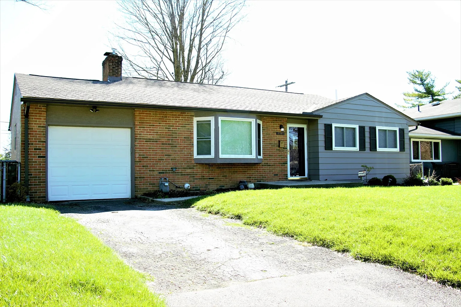 4745 Scarlet St photo 1