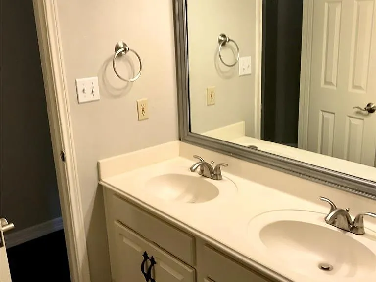 1435 Basswood Springs Ct — Photo 15