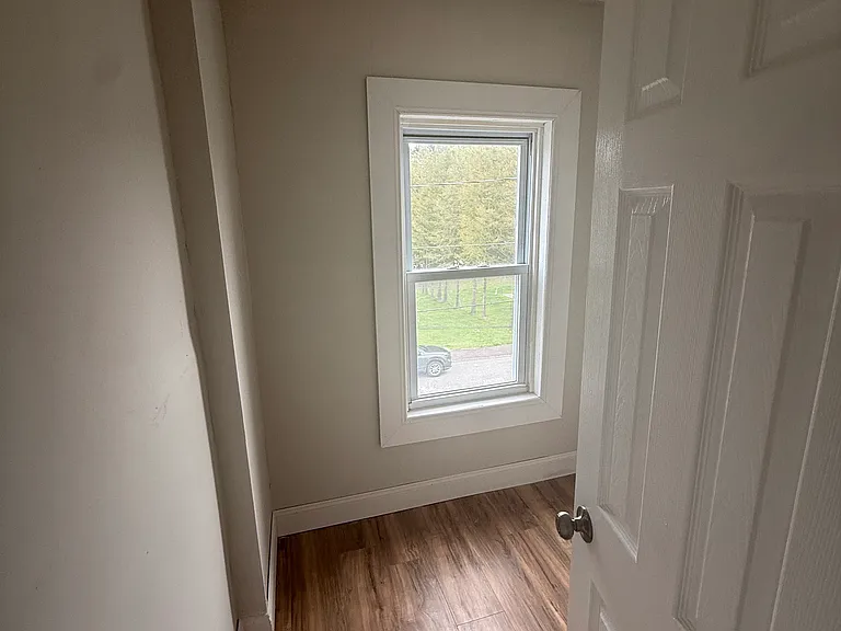 131 W Line St — Photo 28