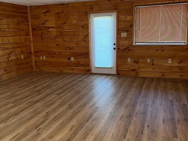 955 Soco Rd — Photo 3