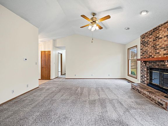 5th image of 170 Heron Ct