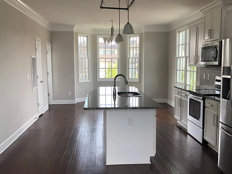 218 Mary Webb St — Photo 3