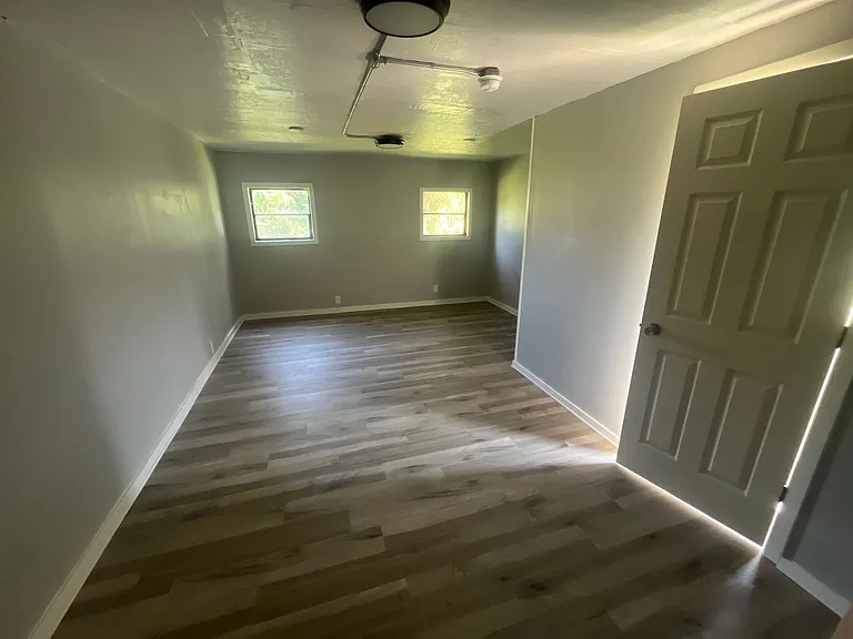 601 S Stewart St — Photo 12