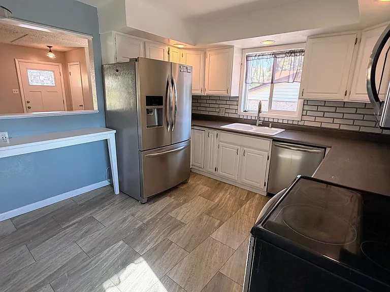 10508 Ronald Ln — Photo 4