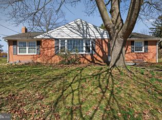 549 Oak Ridge Dr, Millersville, PA 17551