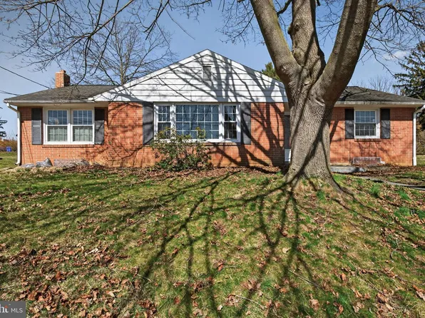 549 Oak Ridge Dr, Millersville, PA 17551