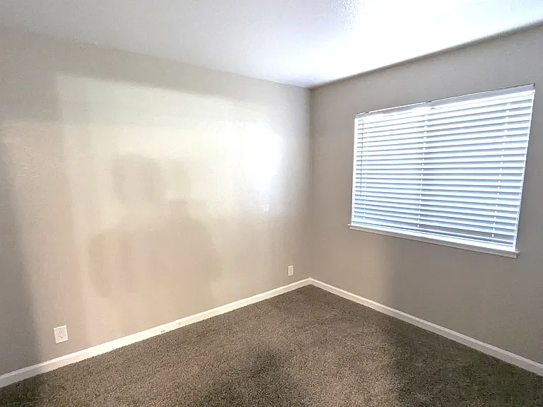 Fairview Apartments — Photo 4